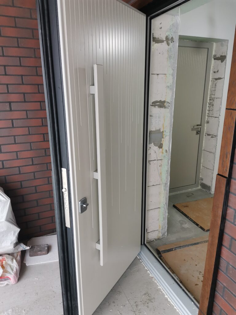 Другие фото этой двери