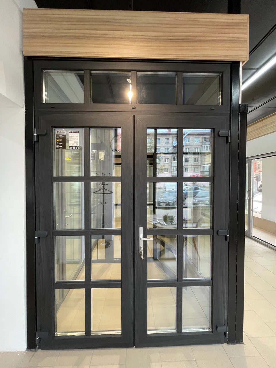 Дверь ПВХ двухстворчатая